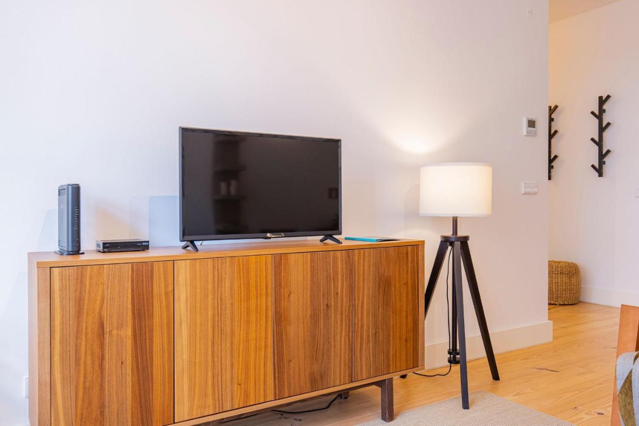 Modern Rustic Flat In Santos By Lovelystay Lisboa المظهر الخارجي الصورة